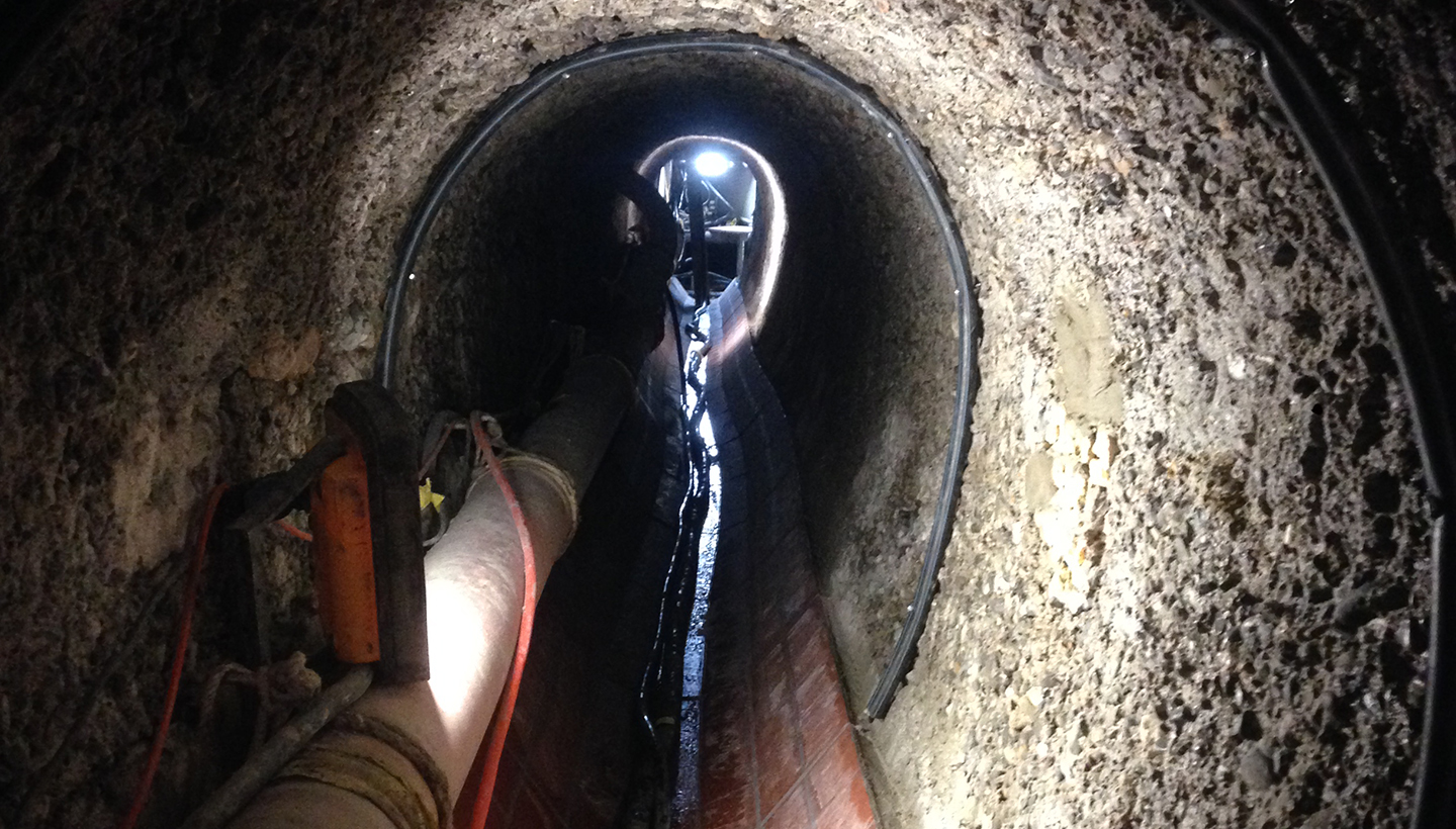 Rehabilitation of wastewater pipe interior 