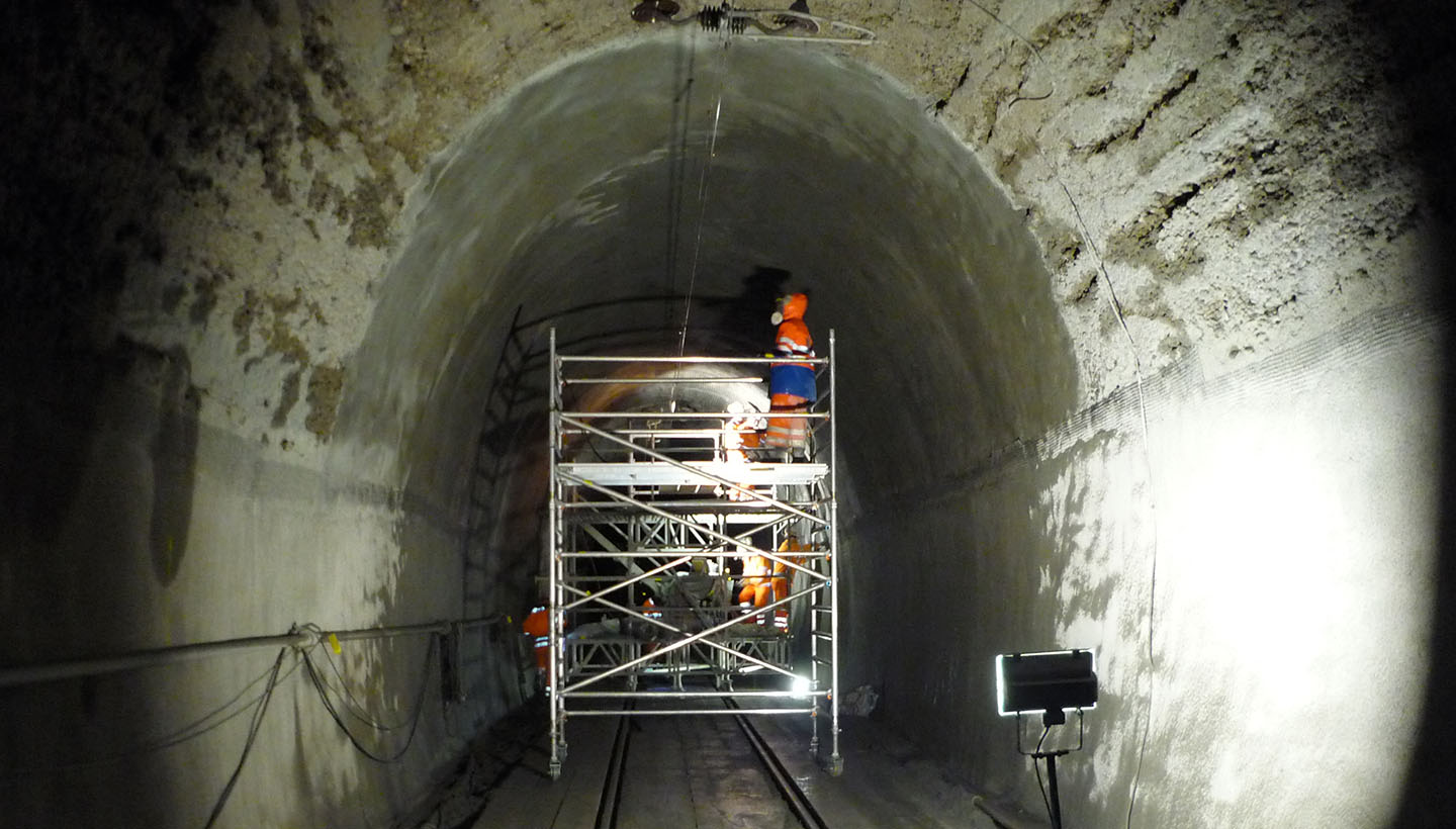 Tunnel wall and arch renovation