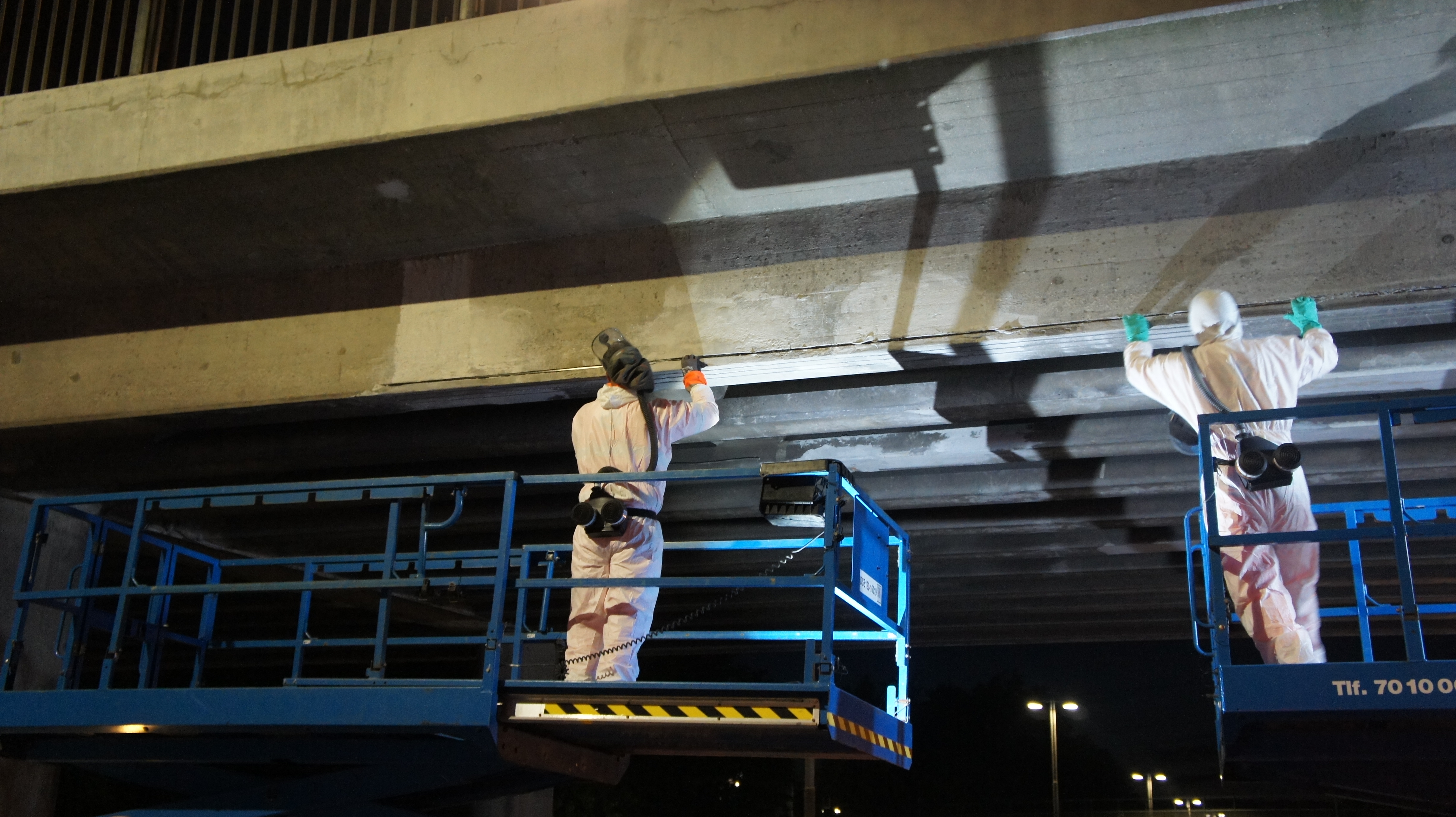 Re-establishing reinforcement in a collapsed edge beam