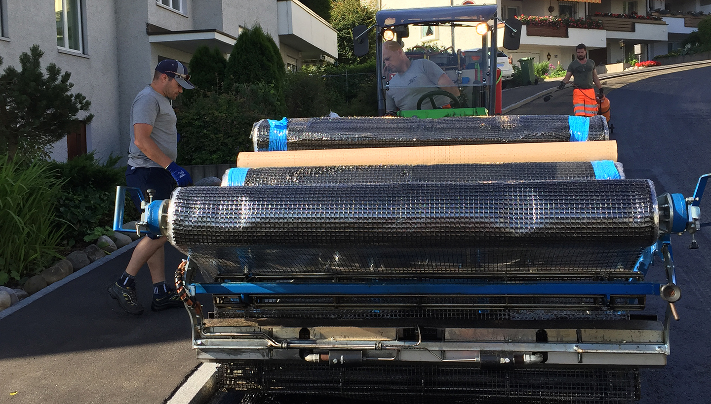 Asphalt pavement repair