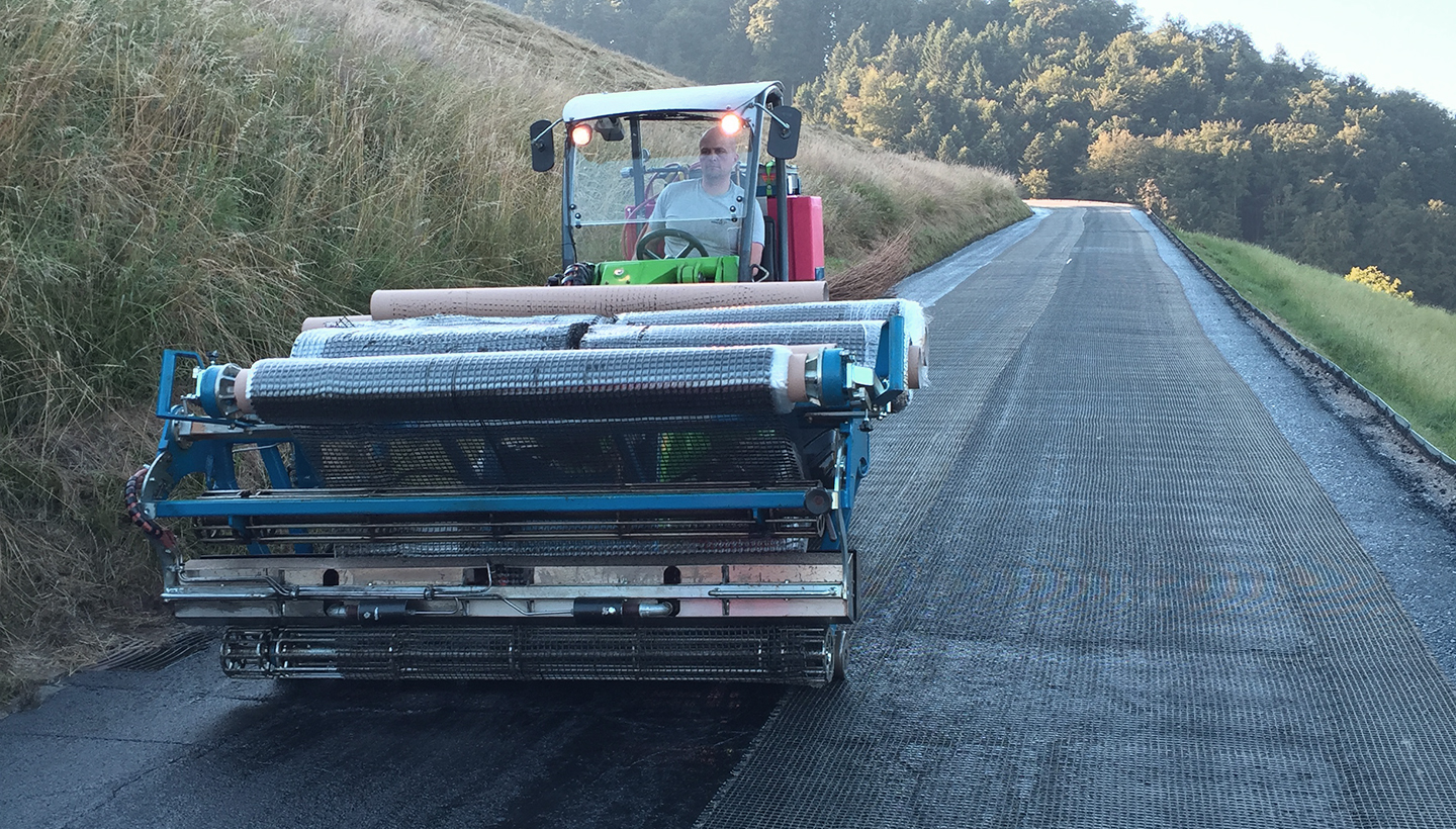 Asphalt pavement repair