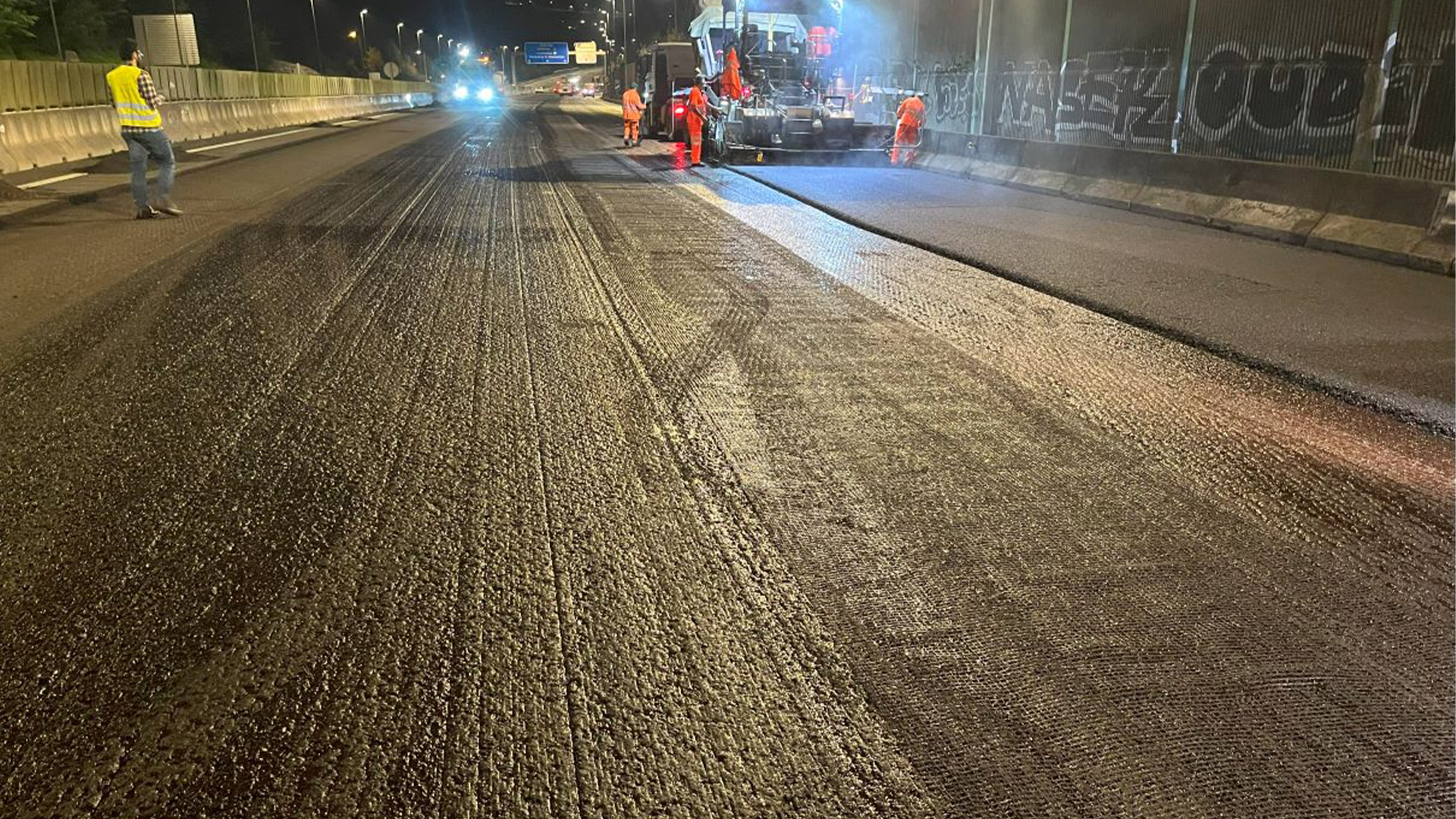 Asphalt reinforcement