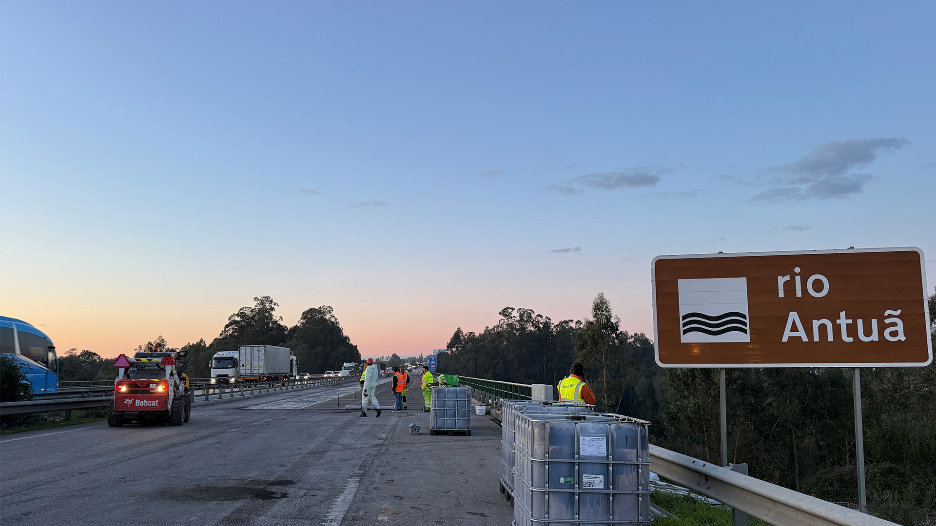 Waterproofing of bridge over the Antuã river