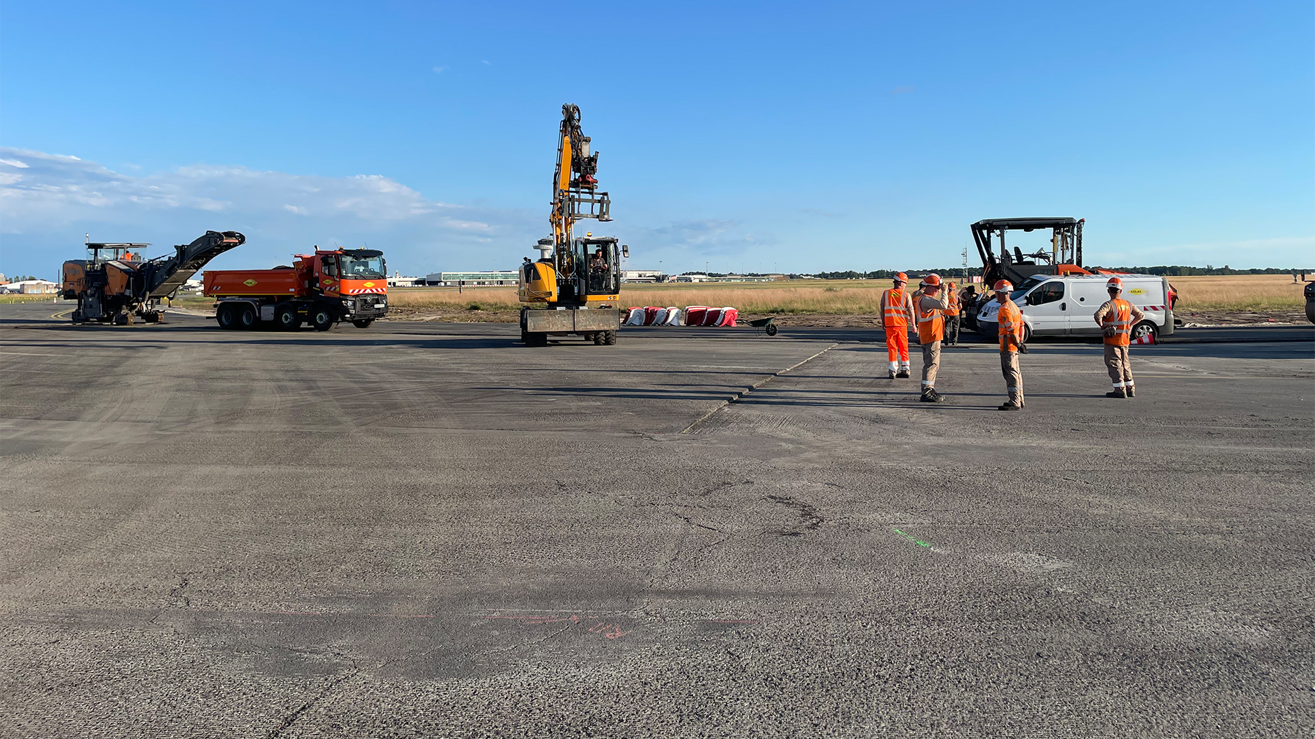 Reinforcement of a trench for airfield lighting systems