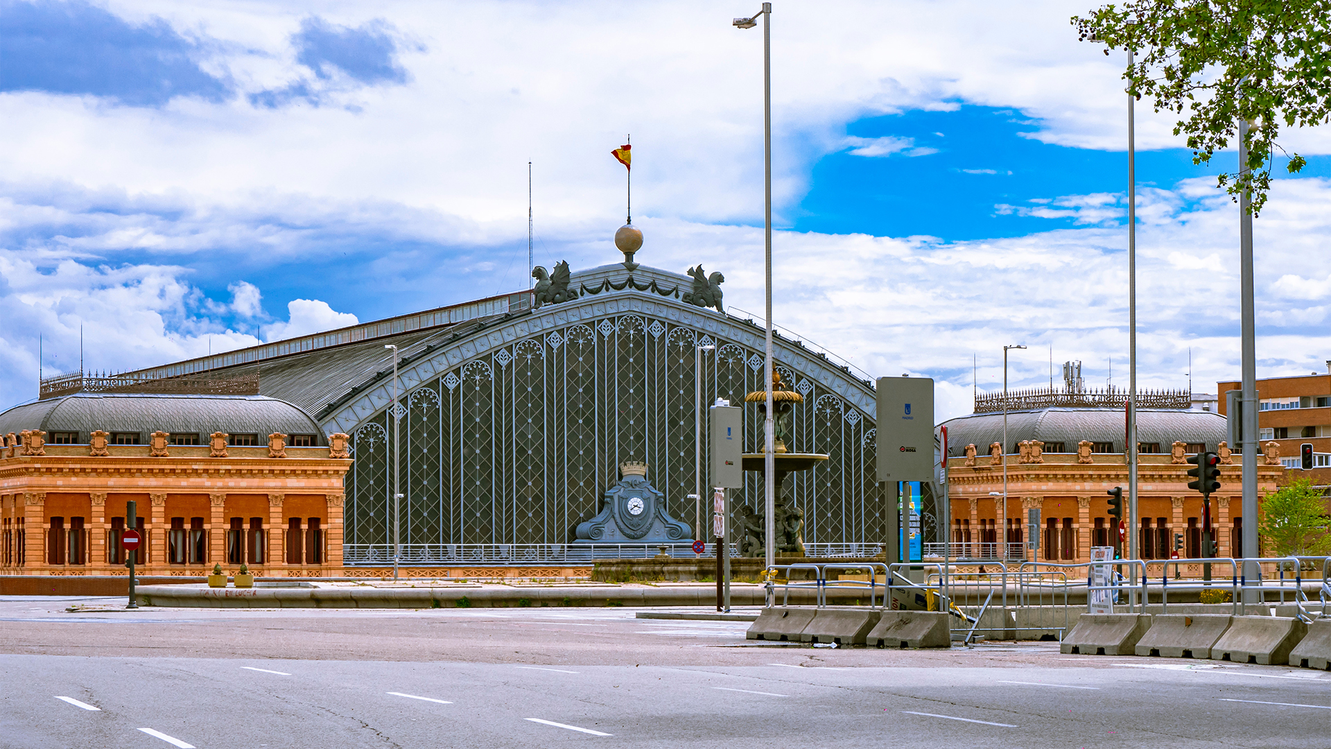 Strengthening of the reinforced concrete structure