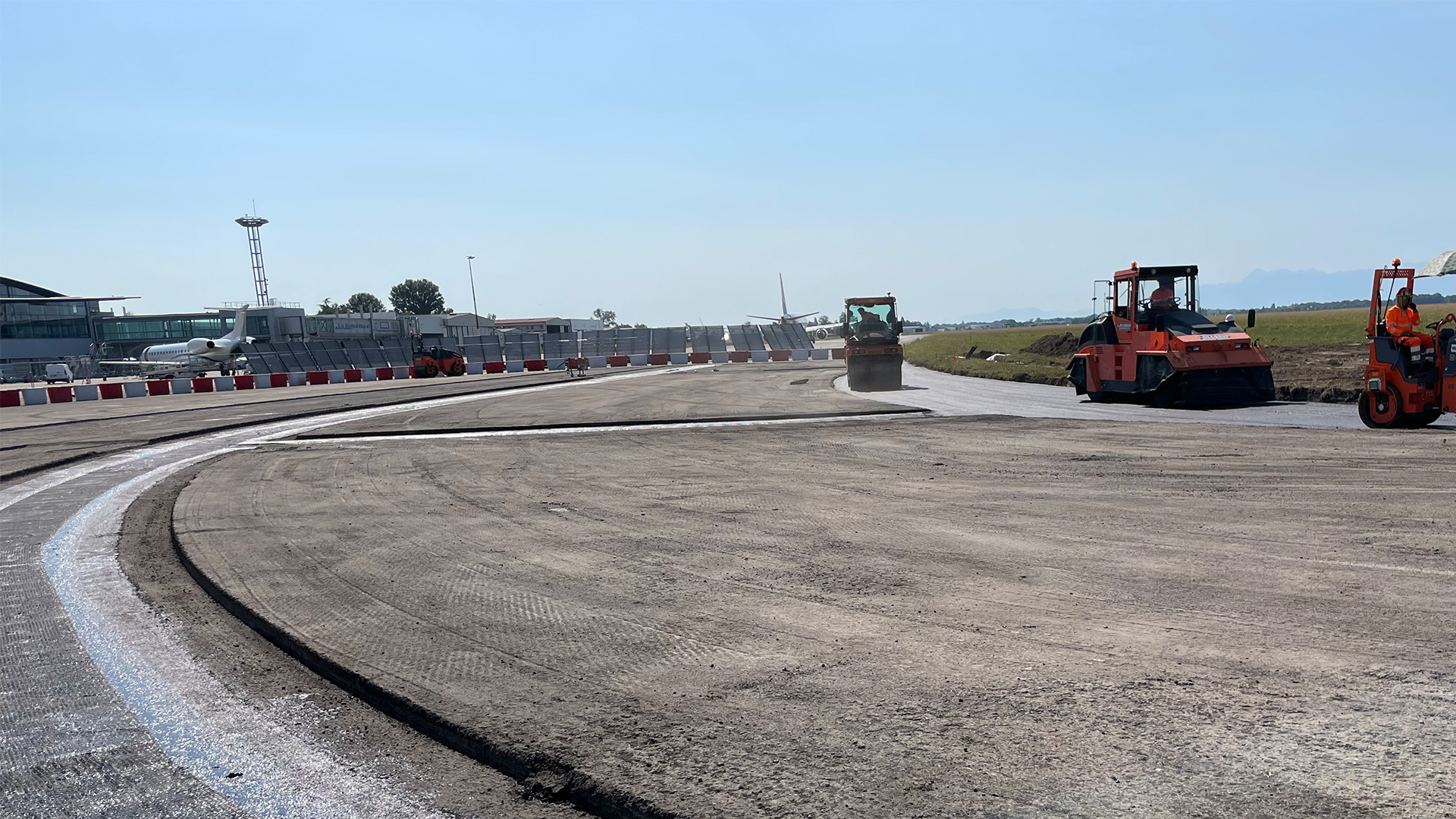 Airfield Pavement reinforcement