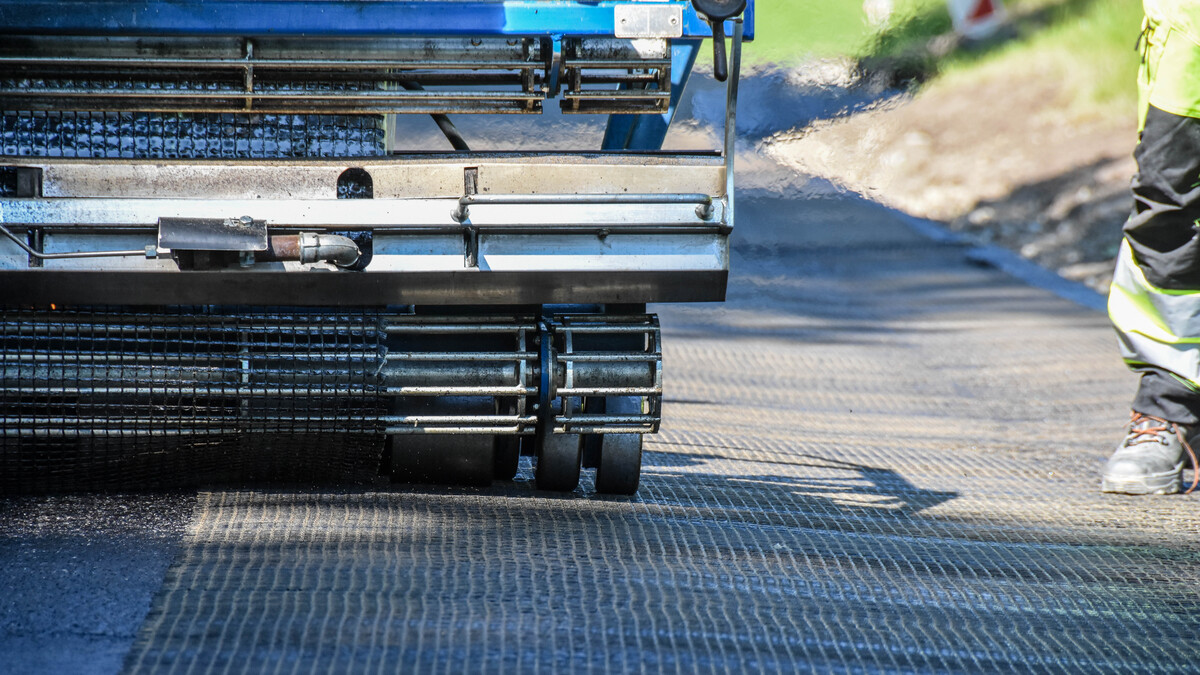 dsc_5133-3.jpg Installation Service for S&P Asphalt Reinforcement