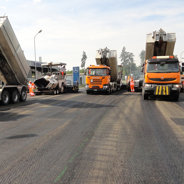 Pavement construction on the same day