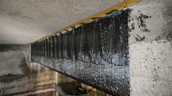 All anchors are perfectly applied and ready for the top layer.