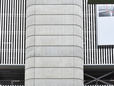 The small installation site was located directly next to the multi-storey car park at Zurich Airport. Image: S&P