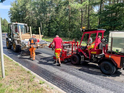 The asphalt reinforcement was installed in midsummer temperatures. Image: Simpson Strong-Tie GmbH