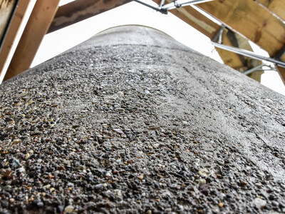 The substrate was roughened and watered before the mortar was sprayed. Image: S&P