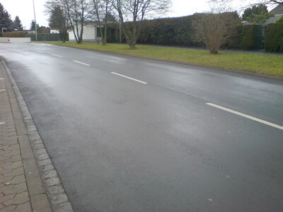 Road without damage to the surface