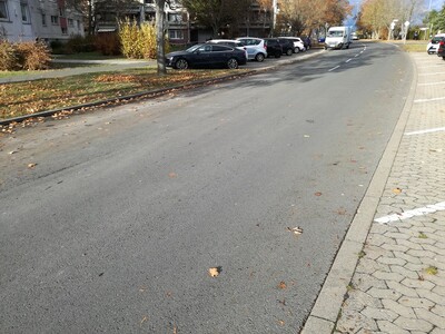 Road without damage to the surface