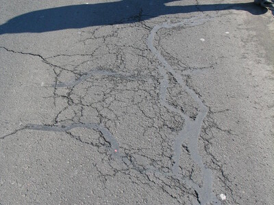 February 2005: Damage pattern on the road