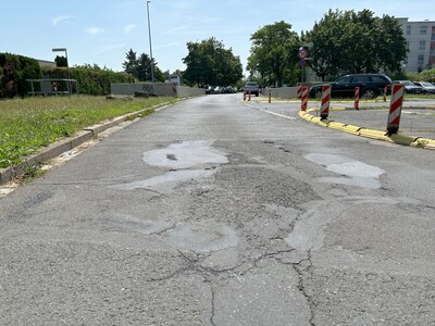 Connecting area without asphalt reinforcement