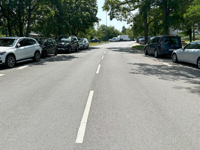 Road without damage to the surface