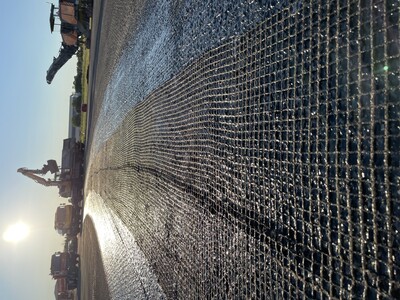 Installation of the S&P Carbophalt® G 200/200 reinforcement